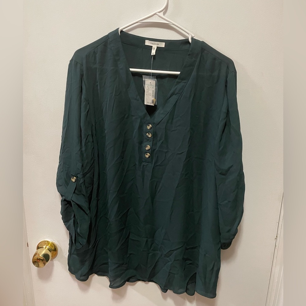 Maurice’s XL dark emerald green top with button front, sleeves roll up
